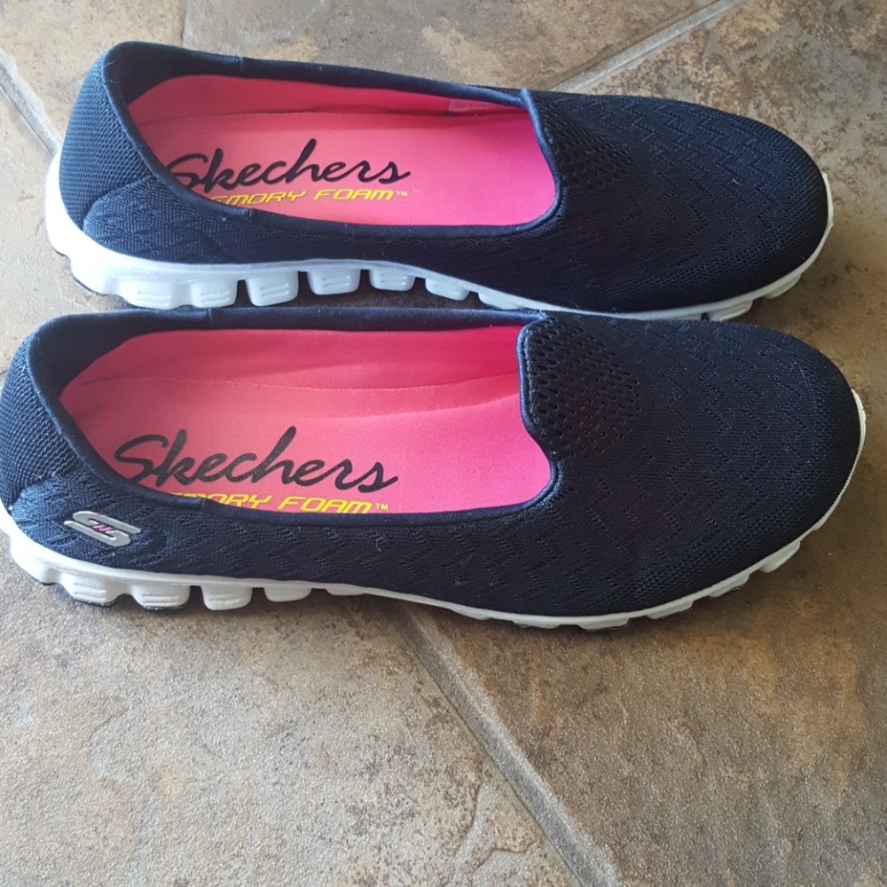 Nearly New Sketches Memory Foam Knit Slip-On Sz8.5